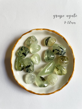 Load image into Gallery viewer, Grape Agate
